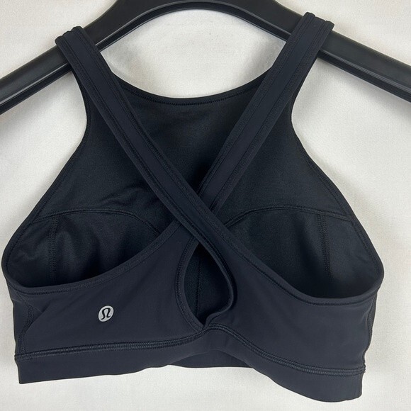 Lululemon cutout laced overlay sports bra size 6 - Picture 2 of 3